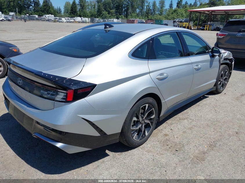 2025 Hyundai Sonata VIN KMHL64JA7SA478502 IAAI salvage auction — RIGHT FRONT, Salvage Title, sold $11,750 on 2026-07-08 (photo 4)