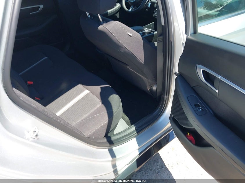 2025 Hyundai Sonata VIN KMHL64JA7SA478502 IAAI salvage auction — RIGHT FRONT, Salvage Title, sold $11,750 on 2026-07-08 (photo 8)
