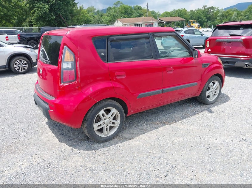 2010 Kia Soul VIN KNDJT2A28A7112447 IAAI salvage auction — NORMAL WEAR, Clear (Virginia), sold $400 on 2026-07-21 (photo 4)