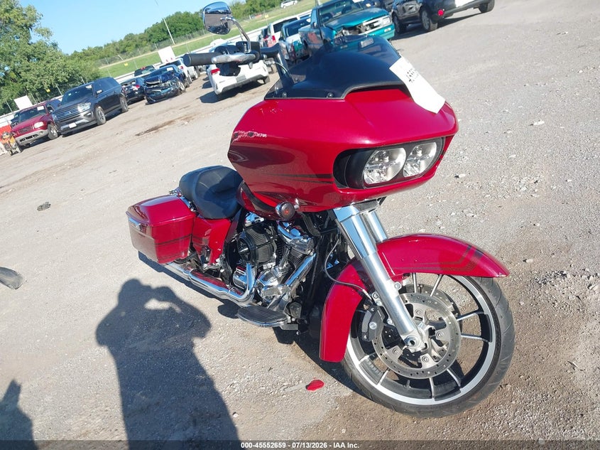 2020 Harley-davidson Road glide VIN 1HD1KHC11LB674683 IAAI salvage auction — RIGHT SIDE, Clear (Oklahoma), sold $7,750 on 2026-09-09 (photo 1)