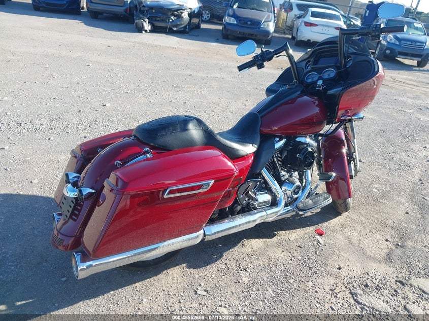 2020 Harley-davidson Road glide VIN 1HD1KHC11LB674683 IAAI salvage auction — RIGHT SIDE, Clear (Oklahoma), sold $7,750 on 2026-09-09 (photo 4)