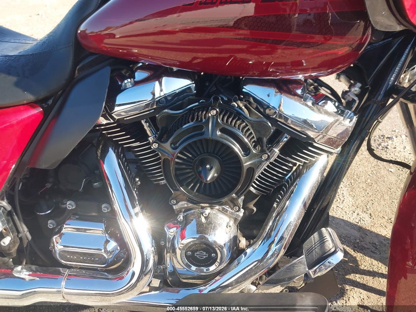 2020 Harley-davidson Road glide VIN 1HD1KHC11LB674683 IAAI salvage auction — RIGHT SIDE, Clear (Oklahoma), sold $7,750 on 2026-09-09 (photo 8)