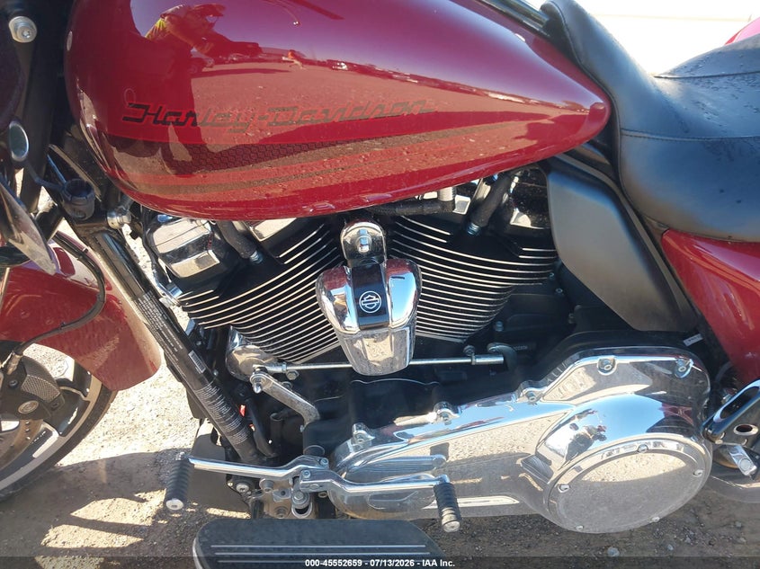 2020 Harley-davidson Road glide VIN 1HD1KHC11LB674683 IAAI salvage auction — RIGHT SIDE, Clear (Oklahoma), sold $7,750 on 2026-09-09 (photo 9)