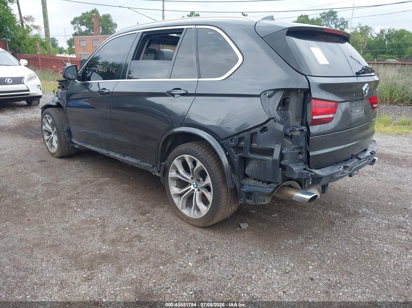 2014 BMW X5 VIN 5UXKR0C57E0H20412 IAAI salvage auction — THEFT, Wait Title, sold $700 on 2026-09-17 (photo 3)