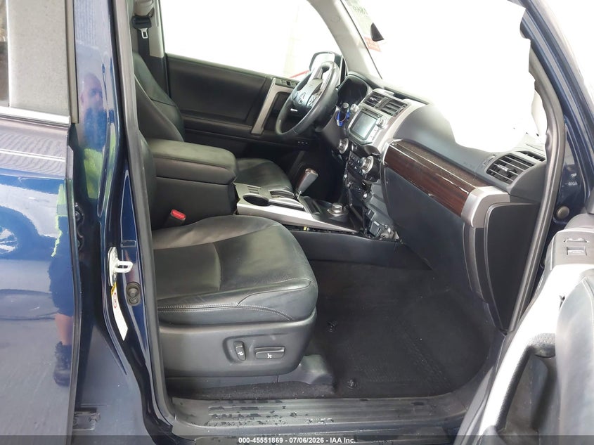 2019 Toyota 4runner VIN JTEBU5JR7K5647567 IAAI salvage auction — RIGHT FRONT, Rebuildable (Florida), sold $11,650 on 2026-08-01 (photo 5)