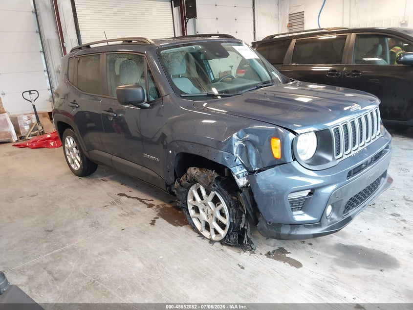 2022 Jeep Renegade VIN ZACNJDB18NPN96652 IAAI salvage auction — SIDE, Salvage Title, sold $4,550 on 2026-08-12 (photo 1)