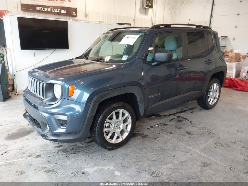 2022 Jeep Renegade VIN ZACNJDB18NPN96652 IAAI salvage auction — SIDE, Salvage Title, sold $4,550 on 2026-08-12 (photo 2)