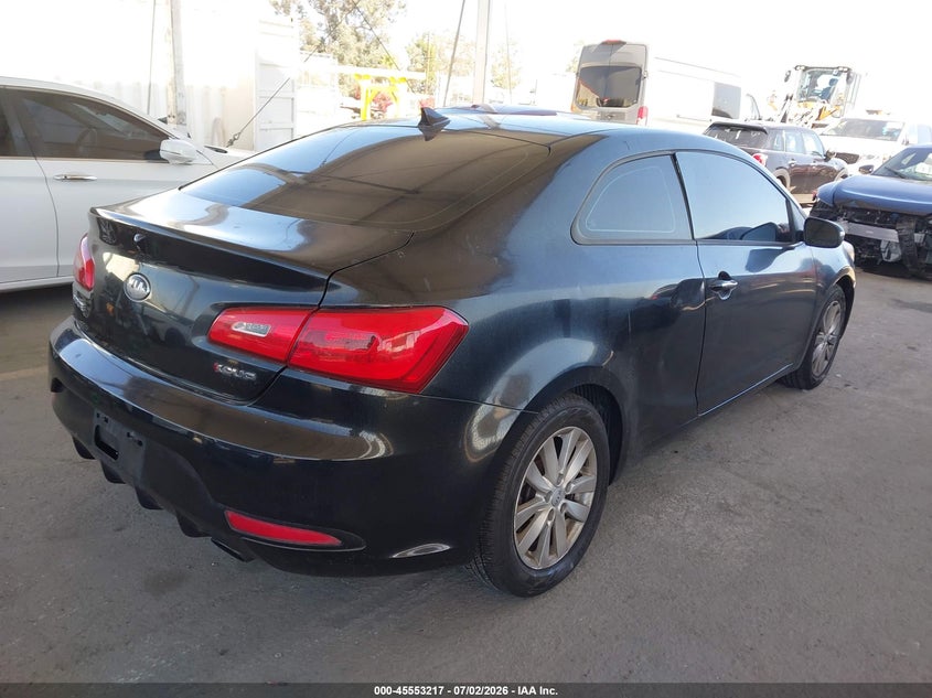 2014 Kia Forte VIN KNAFX6A80E5205189 IAAI salvage auction — REAR END, Salvage Title, sold $225 on 2026-07-29 (photo 4)