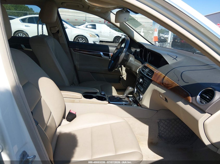 2012 Mercedes-benz C-klasse VIN WDDGF4HB2CA626499 IAAI salvage auction — RIGHT REAR, Salvage (Mississippi), sold $1,800 on 2026-08-05 (photo 5)