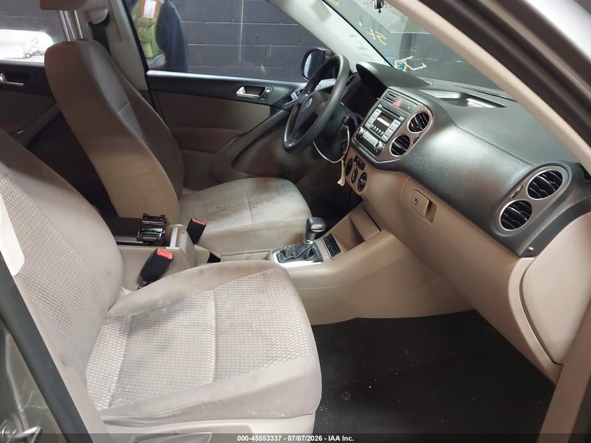 2009 Volkswagen Tiguan VIN WVGAV75N49W513227 IAAI salvage auction — FRONT & REAR, Mv-907A (New York), sold $425 on 2026-08-18 (photo 5)
