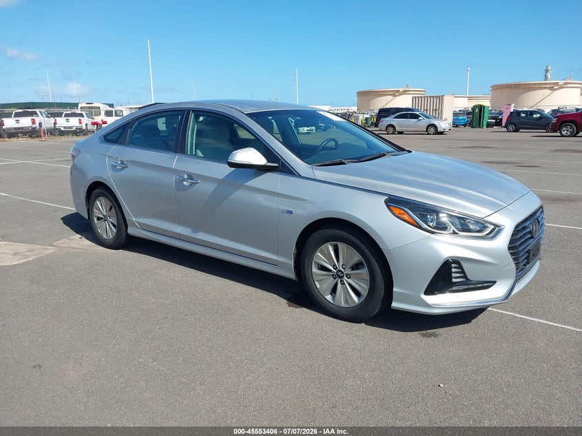 2018 Hyundai Sonata hybrid VIN KMHE24L38JA084136 IAAI salvage auction — NORMAL WEAR, Sf97 (Hawaii), sold $6,100 on 2026-07-28 (photo 1)