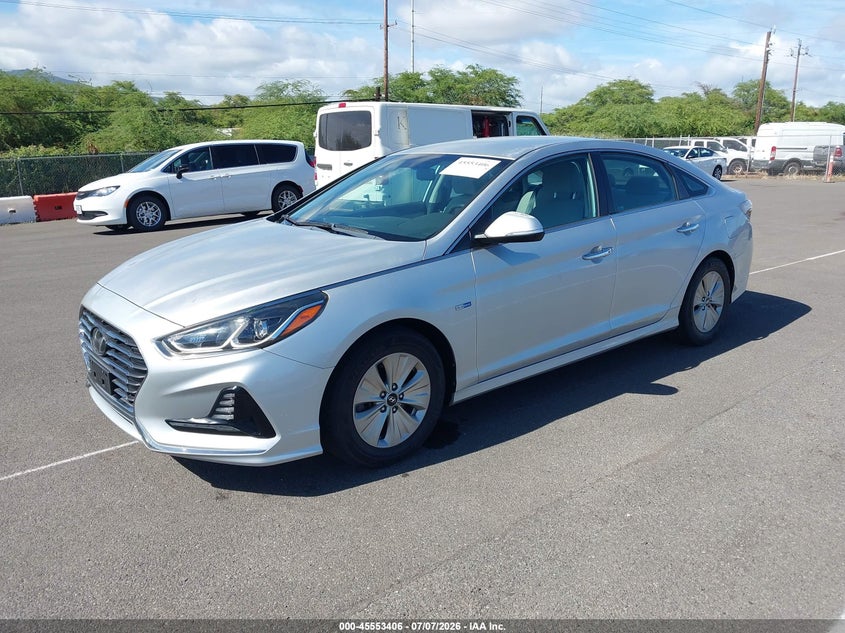2018 Hyundai Sonata hybrid VIN KMHE24L38JA084136 IAAI salvage auction — NORMAL WEAR, Sf97 (Hawaii), sold $6,100 on 2026-07-28 (photo 2)