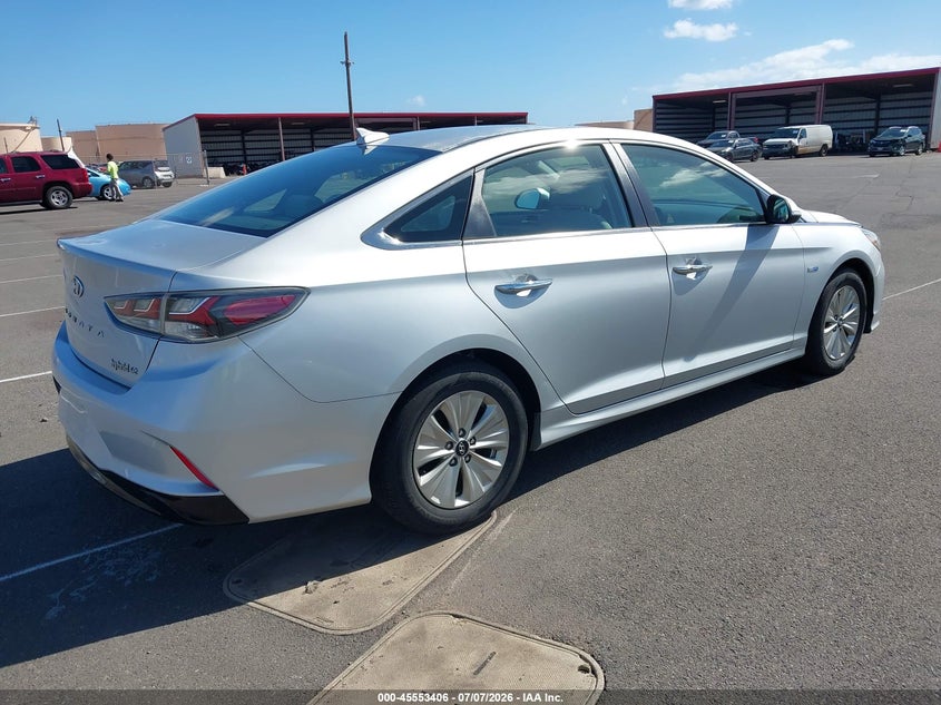 2018 Hyundai Sonata hybrid VIN KMHE24L38JA084136 IAAI salvage auction — NORMAL WEAR, Sf97 (Hawaii), sold $6,100 on 2026-07-28 (photo 4)