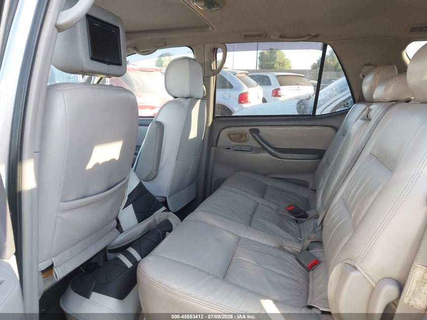 2002 Toyota Sequoia VIN 5TDZT34A92S122617 IAAI salvage auction — RIGHT FRONT, Salvage Certificate (California), sold $975 on 2026-07-12 (photo 8)