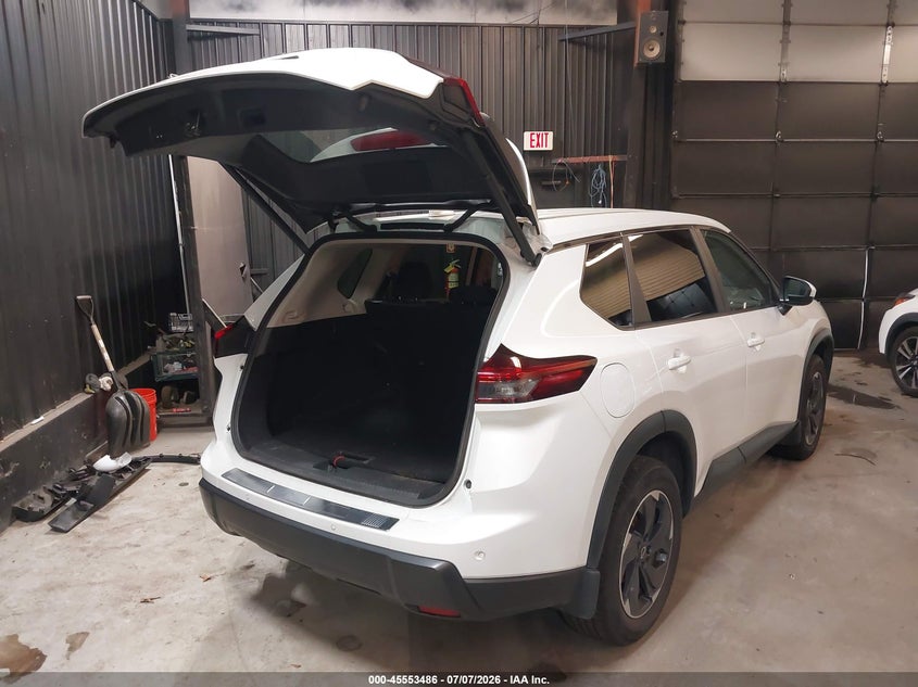 2024 Nissan Rogue VIN JN8BT3BB6RW448144 IAAI salvage auction — LEFT SIDE, Wait Title, sold $6,500 on 2026-10-03 (photo 4)
