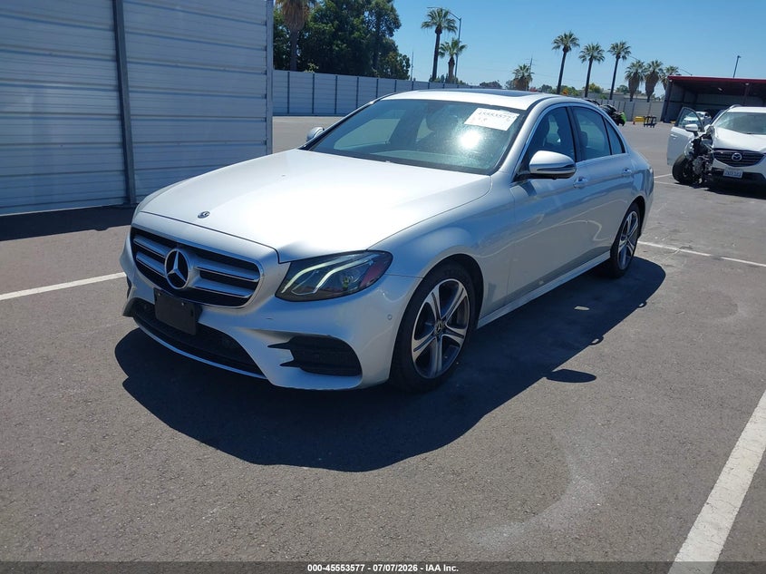2019 Mercedes-benz E-klasse VIN WDDZF4JBXKA608494 IAAI salvage auction — RIGHT REAR, Salvage (California), sold $8,200 on 2026-08-11 (photo 2)