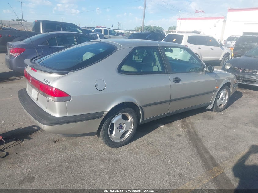 1997 Saab 900 VIN YS3DD38B3V2042888 IAAI salvage auction — NORMAL WEAR, Clear (Utah), sold $300 on 2026-07-16 (photo 4)