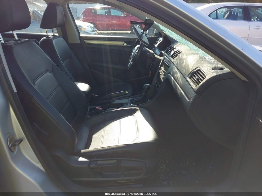 2015 Volkswagen Passat VIN 1VWAT7A35FC005843 IAAI salvage auction — STORM DAMAGE, Clear (Indiana), sold $1,300 on 2026-08-02 (photo 5)