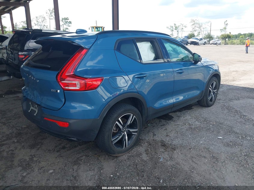 2023 Volvo Xc40 VIN YV4L12UW8P2967018 IAAI salvage auction — FRONT END, Wait Title, sold $7,500 on 2026-08-18 (photo 4)