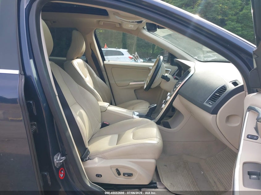 2015 Volvo Xc60 VIN YV4612RK5F2711355 IAAI salvage auction — UNKNOWN, Salvage (Vermont), sold $1,050 on 2026-07-30 (photo 5)