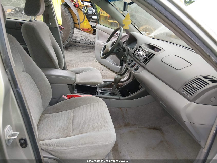2002 Toyota Camry VIN JTDBE32K520090016 IAAI salvage auction — NORMAL WEAR, Clear (New York), sold $400 on 2026-07-28 (photo 5)