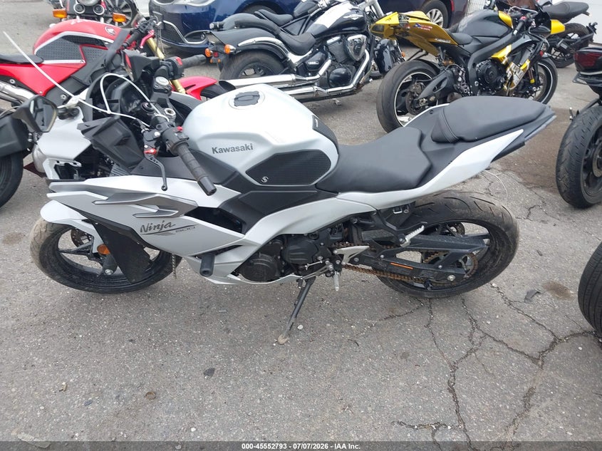 2024 Kawasaki Ninja VIN ML5EXGG13RDA08167 IAAI salvage auction — FRONT END, Mv-907A (New York), sold $1,350 on 2026-07-15 (photo 9)