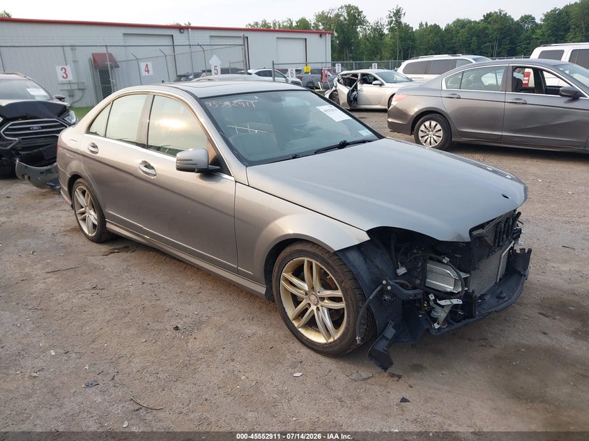 2012 Mercedes-benz C-klasse VIN WDDGF8BB2CA605250 IAAI salvage auction — FRONT END, Mv-907A (New York), sold $525 on 2026-07-28 (photo 1)