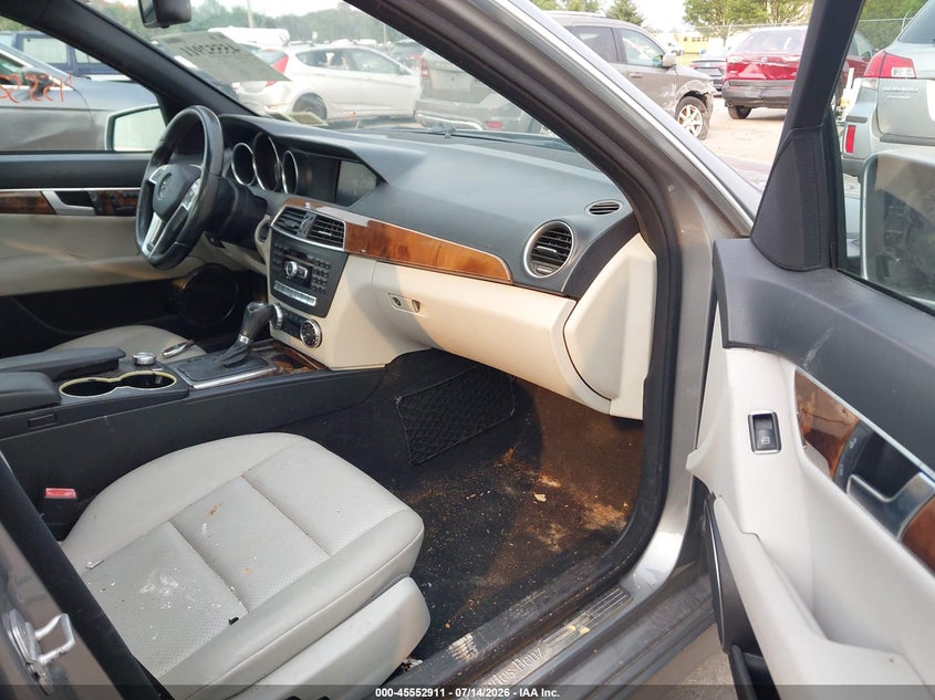 2012 Mercedes-benz C-klasse VIN WDDGF8BB2CA605250 IAAI salvage auction — FRONT END, Mv-907A (New York), sold $525 on 2026-07-28 (photo 5)