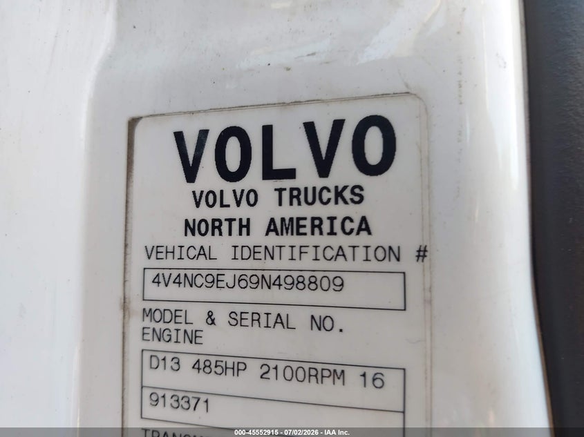 2009 Volvo Vn VIN 4V4NC9EJ69N498809 IAAI salvage auction — RIGHT SIDE, Clear (New Jersey), sold $625 on 2026-07-15 (photo 8)