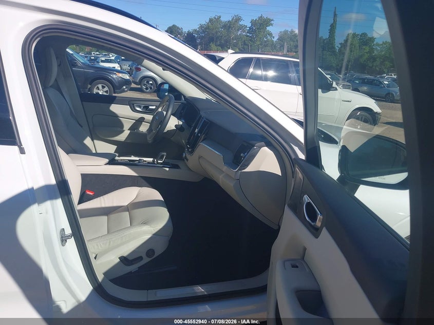 2025 Volvo Xc60 VIN YV4M12RC4S1214796 IAAI salvage auction — LEFT REAR, Salvage Title, sold $18,800 on 2026-08-07 (photo 5)