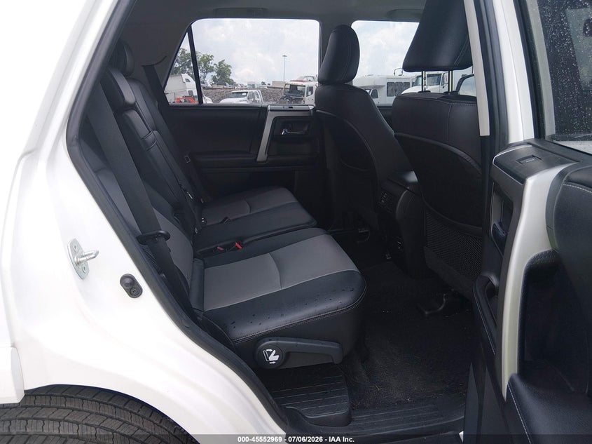 2016 Toyota 4runner VIN JTEBU5JR5G5327526 IAAI salvage auction — REAR END, Salvage (Tennessee), sold $12,500 on 2026-07-30 (photo 8)