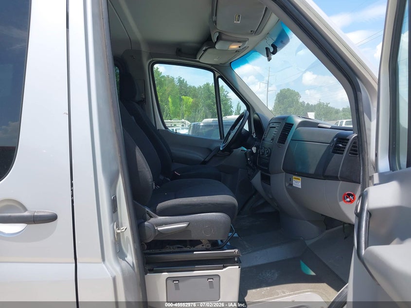 2016 Mercedes-benz Sprinter VIN 8BRPE7DD9GE121871 IAAI salvage auction — HAIL, Clear (Missouri), sold $11,500 on 2026-07-20 (photo 5)