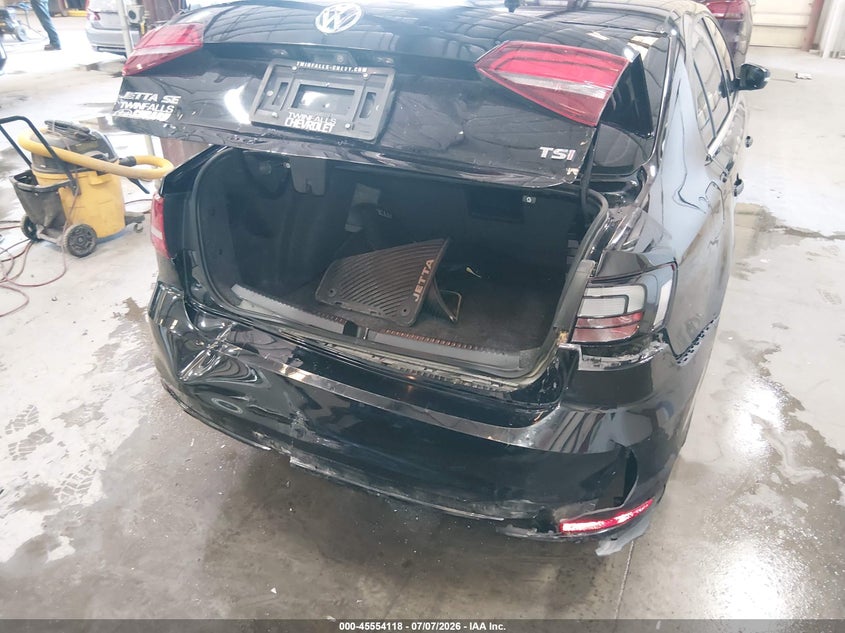 2017 Volkswagen Jetta VIN 3VWDB7AJ3HM391601 IAAI salvage auction — REAR END, Salvage (Idaho), sold $2,100 on 2026-08-14 (photo 6)
