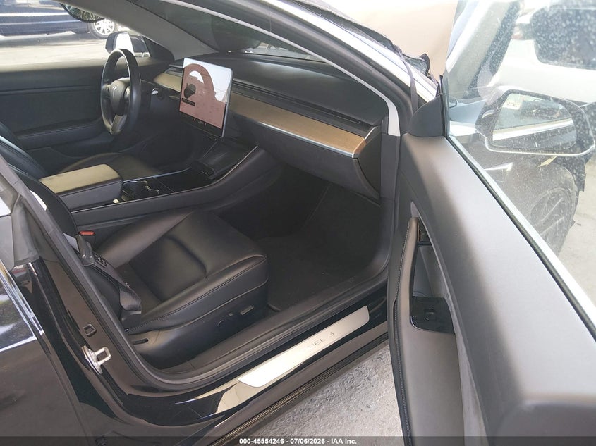 2018 Tesla Model 3 VIN 5YJ3E1EA3JF070262 IAAI salvage auction — LEFT SIDE, Salvage Title, sold $3,650 on 2026-07-29 (photo 5)