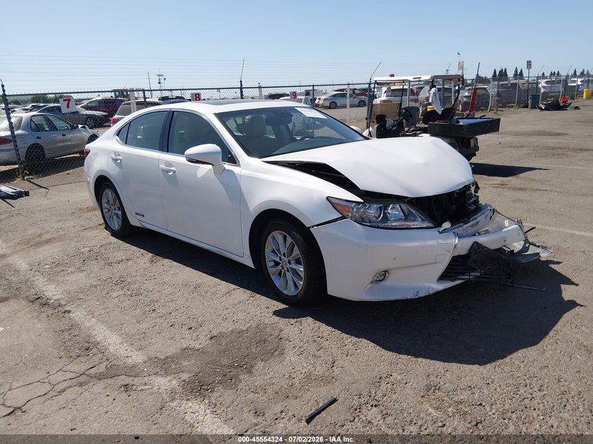 2014 Lexus ES VIN JTHBW1GG8E2074177 IAAI salvage auction — FRONT END, Salvage Title, sold $3,250 on 2026-07-29 (photo 1)