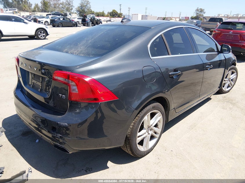 2015 Volvo S60 VIN YV140MFM8F1351805 IAAI salvage auction — SIDE, Wait Title, sold $900 on 2026-09-02 (photo 4)