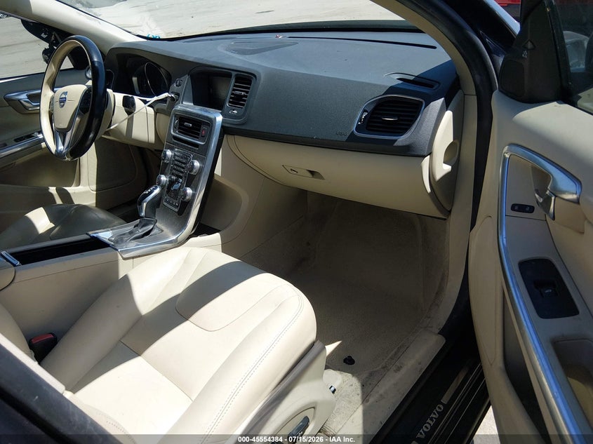 2015 Volvo S60 VIN YV140MFM8F1351805 IAAI salvage auction — SIDE, Wait Title, sold $900 on 2026-09-02 (photo 5)