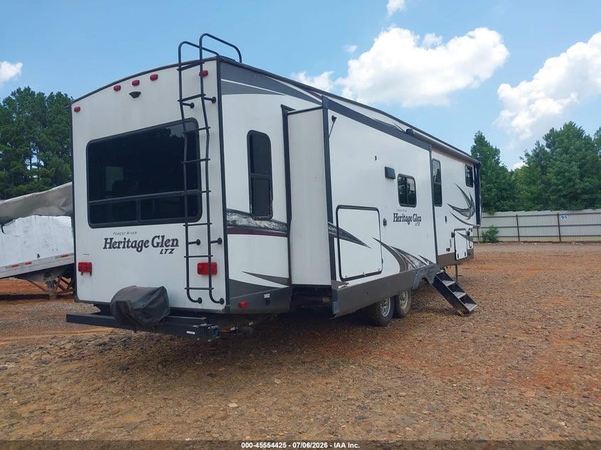 2018 Forest river Wildwood VIN 4X4FWBN2XJV701688 IAAI salvage auction — SIDE, Salvage (Texas), sold $7,000 on 2026-08-20 (photo 4)