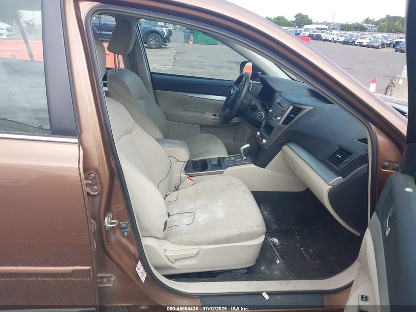 2011 Subaru Outback VIN 4S4BRBAC9B3439648 IAAI salvage auction — NORMAL WEAR, Clear-Dealer Only (Oregon), sold $550 on 2026-07-09 (photo 5)