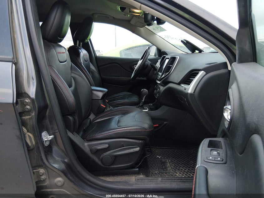 2014 Jeep Cherokee VIN 1C4PJMBB5EW308738 IAAI salvage auction — FRONT END, Wait Title, sold $1,600 on 2026-08-08 (photo 5)
