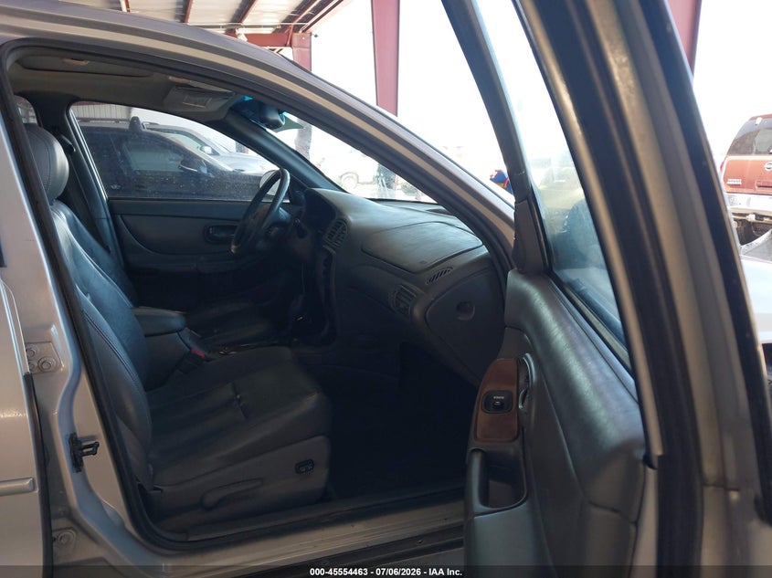 2000 Oldsmobile Intrigue VIN 1G3WX52H5YF331980 IAAI salvage auction — LEFT & RIGHT, Salvage (California), sold $250 on 2026-07-19 (photo 5)