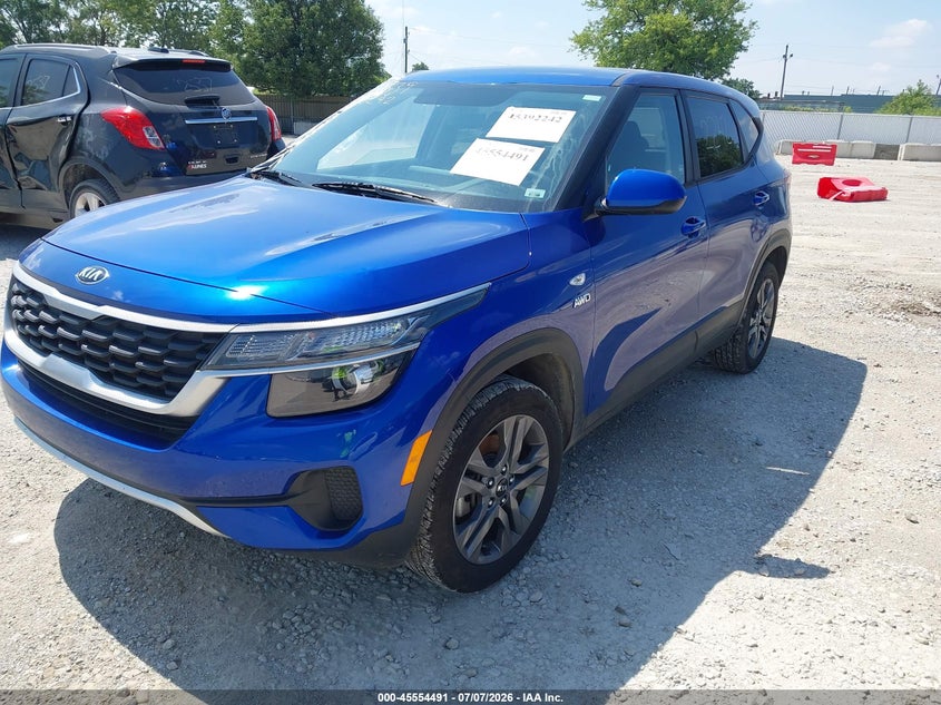 2021 Kia Seltos VIN KNDEPCAA3M7153236 IAAI salvage auction — RIGHT FRONT, Salvage (Illinois), sold $3,350 on 2026-07-31 (photo 2)