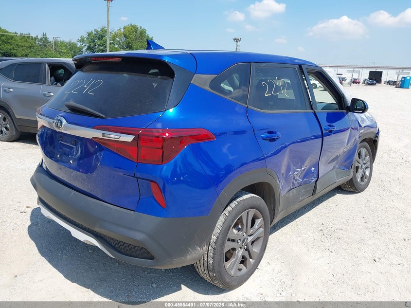 2021 Kia Seltos VIN KNDEPCAA3M7153236 IAAI salvage auction — RIGHT FRONT, Salvage (Illinois), sold $3,350 on 2026-07-31 (photo 4)