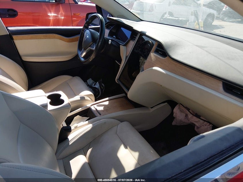 2018 Tesla Model x VIN 5YJXCAE21JF142026 IAAI salvage auction — ALL OVER, Rebuilt (Indiana), sold $2,700 on 2026-07-27 (photo 5)