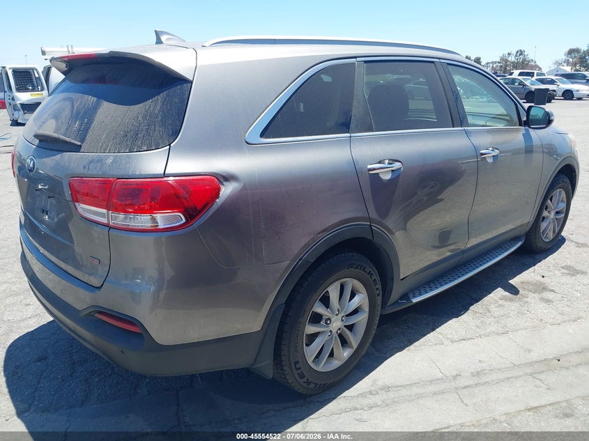 2016 Kia Sorento VIN 5XYPG4A33GG140672 IAAI salvage auction — VANDALISM, Non-Repairable (California), sold $925 on 2026-07-23 (photo 4)
