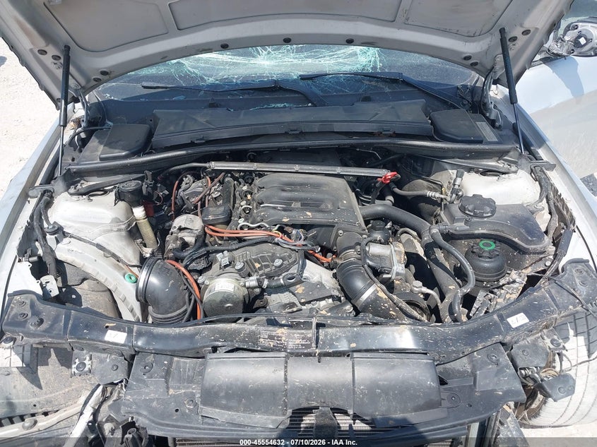 2011 BMW 3 series VIN WBAPN7C52BF184371 IAAI salvage auction — FRONT & REAR, Salvage (Missouri), sold $600 on 2026-07-31 (photo 9)