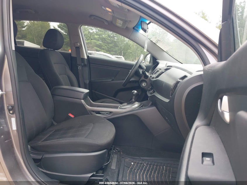 2012 Kia Sportage VIN KNDPB3A25C7274462 IAAI salvage auction — NORMAL WEAR, Clear (Massachusetts), sold $1,100 on 2026-07-15 (photo 5)