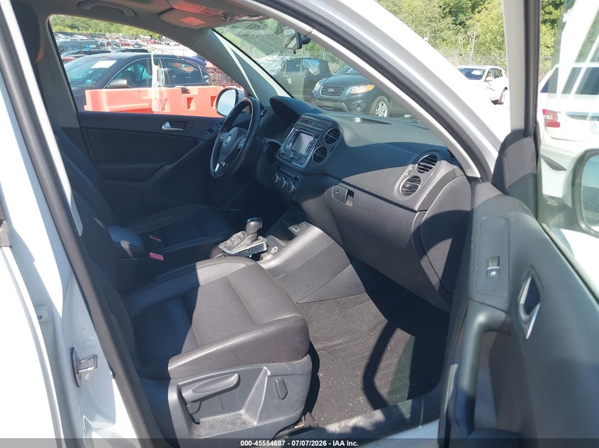 2015 Volkswagen Tiguan VIN WVGBV7AX0FW519260 IAAI salvage auction — NORMAL WEAR, Clear (Illinois), sold $1,750 on 2026-07-15 (photo 5)