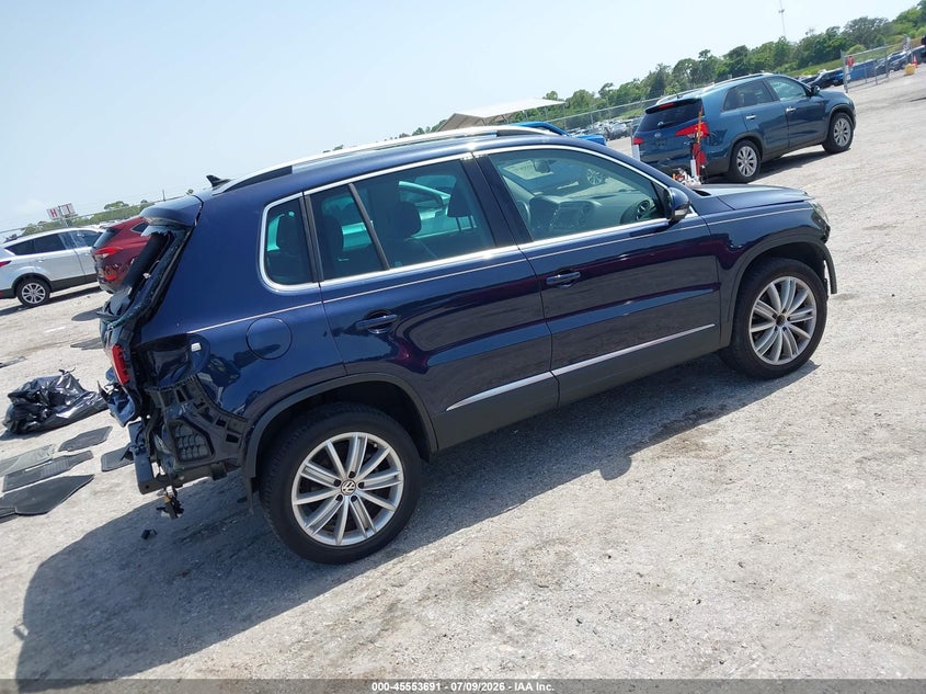 2016 Volkswagen Tiguan VIN WVGAV7AX0GW545046 IAAI salvage auction — FRONT & REAR, Rebuildable (Florida), sold $225 on 2026-07-30 (photo 4)
