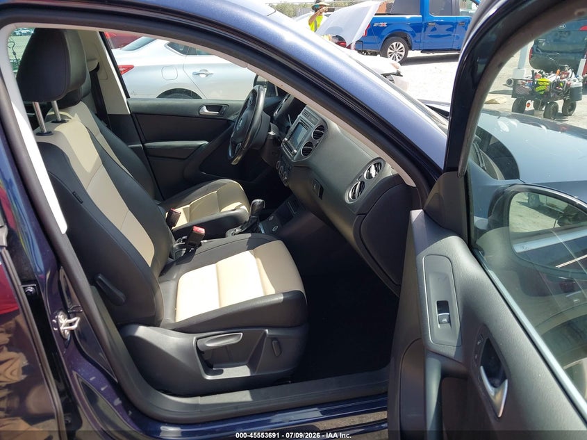 2016 Volkswagen Tiguan VIN WVGAV7AX0GW545046 IAAI salvage auction — FRONT & REAR, Rebuildable (Florida), sold $225 on 2026-07-30 (photo 5)